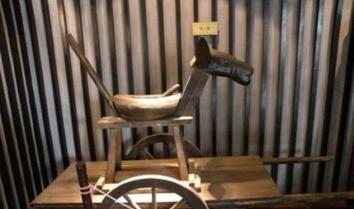 古代女子刑罰騎木馬驢，揭女子騎木馬驢刑罰全過(guò)程[多圖]